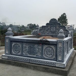 Lăng mộ đá xanh đen