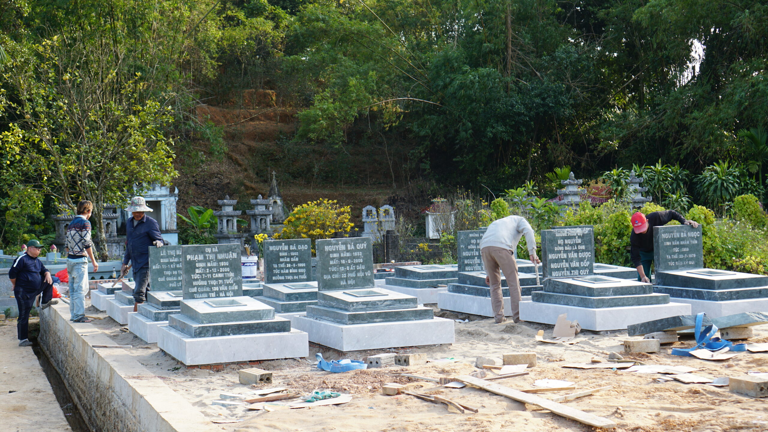 Lăng Mộ Đá Gia Tộc Nền Tảng Tâm Linh Của Dòng Họ